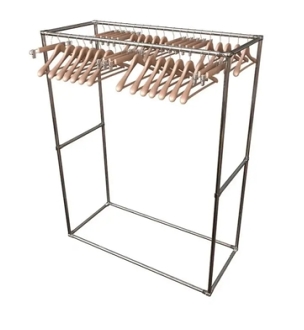 столбики с лентой