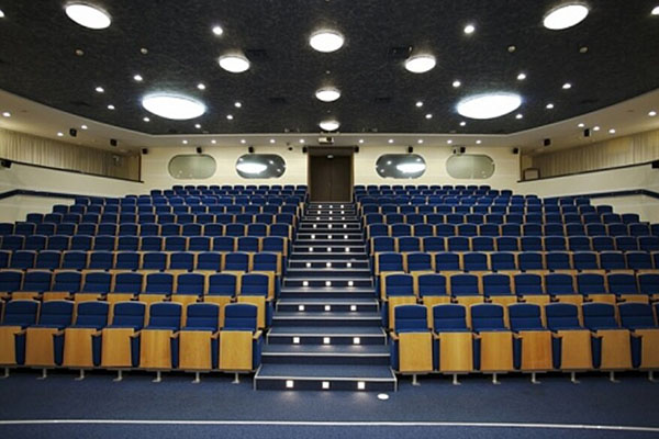 большие залы в гостиницах
