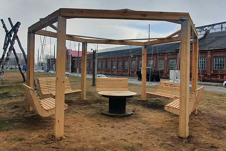 качели из фанеры и столбы из ДСП