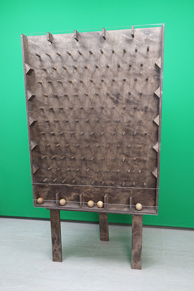 Деревянна игра в аренду и на продажу "Плинко"