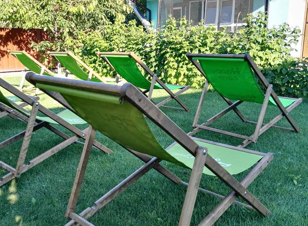 шезлонг без подлокотников